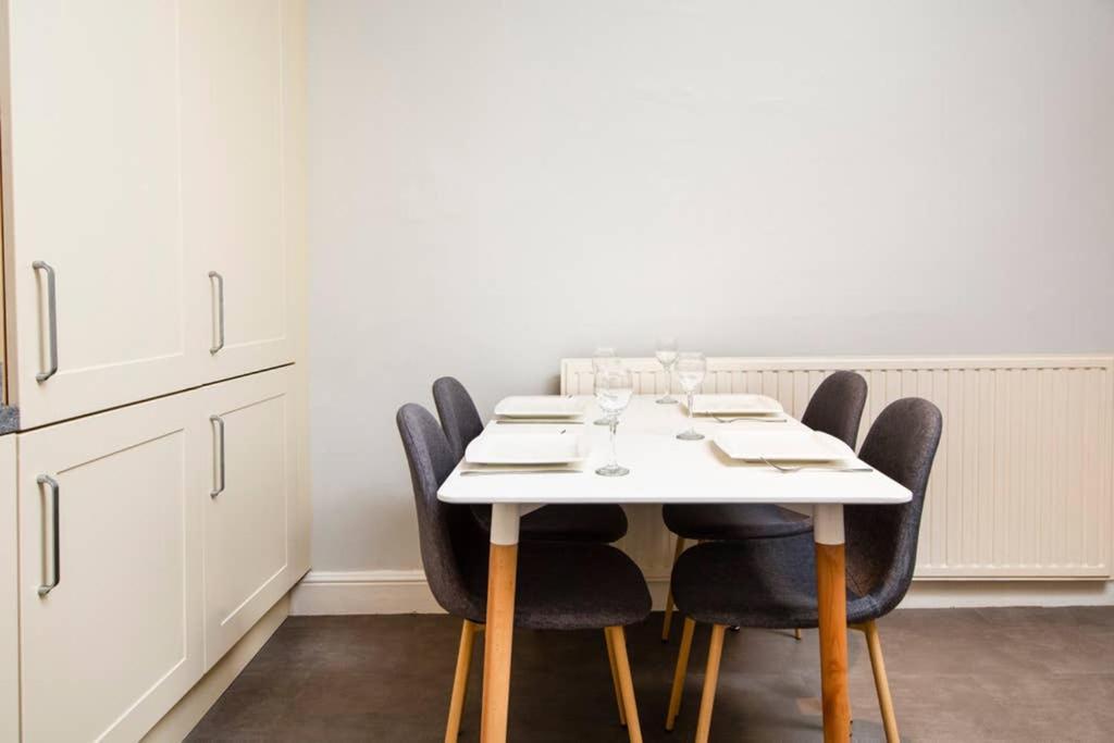 Clifton Spacious 3 Bed Apt & Parking - Simplycheckin Бристоль Экстерьер фото