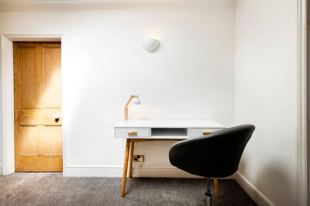 Clifton Spacious 3 Bed Apt & Parking - Simplycheckin Бристоль Экстерьер фото